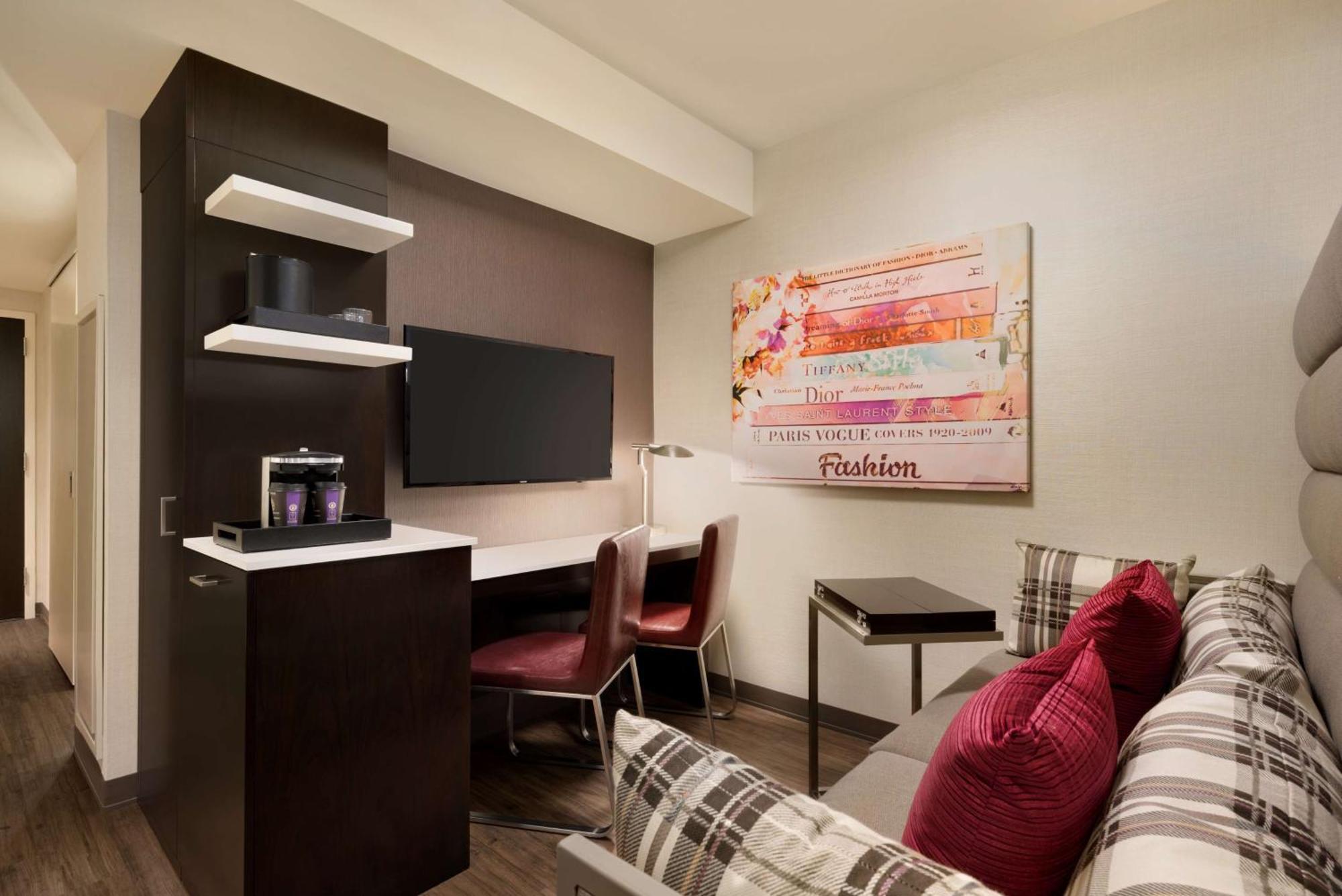 Hotel Embassy By Hilton Manhattan Times Square 4*