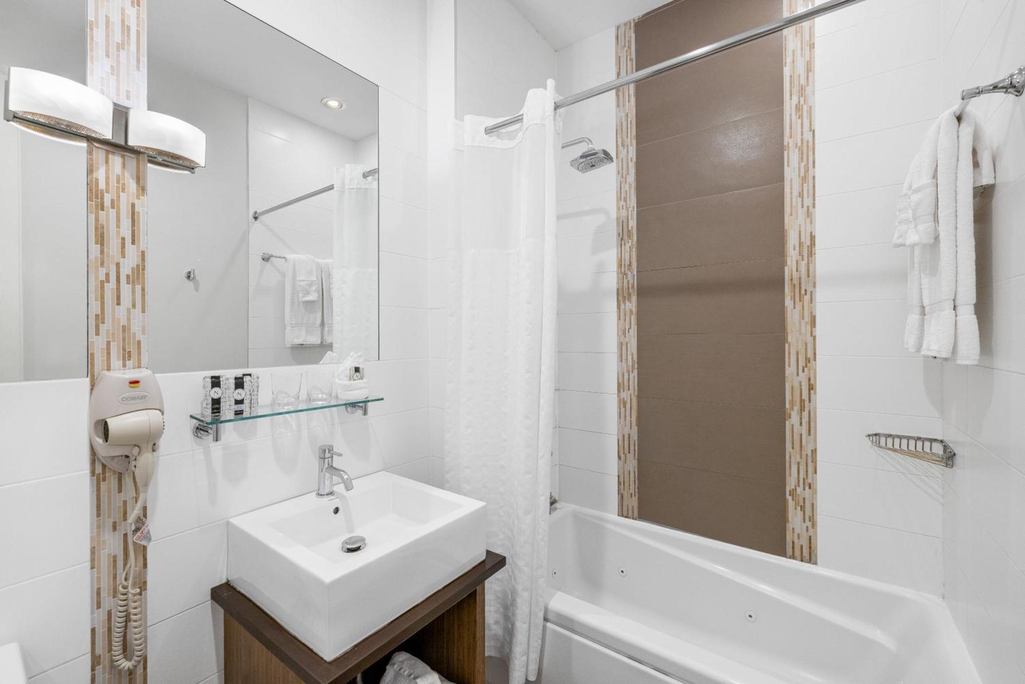 Condor Hotel Brooklyn Hotel