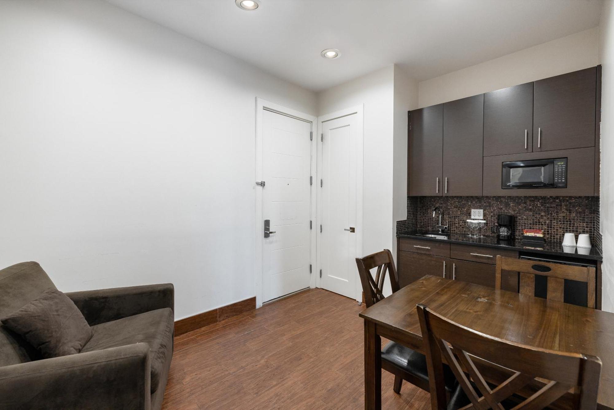 Hotel Condor Hotel Brooklyn 4*