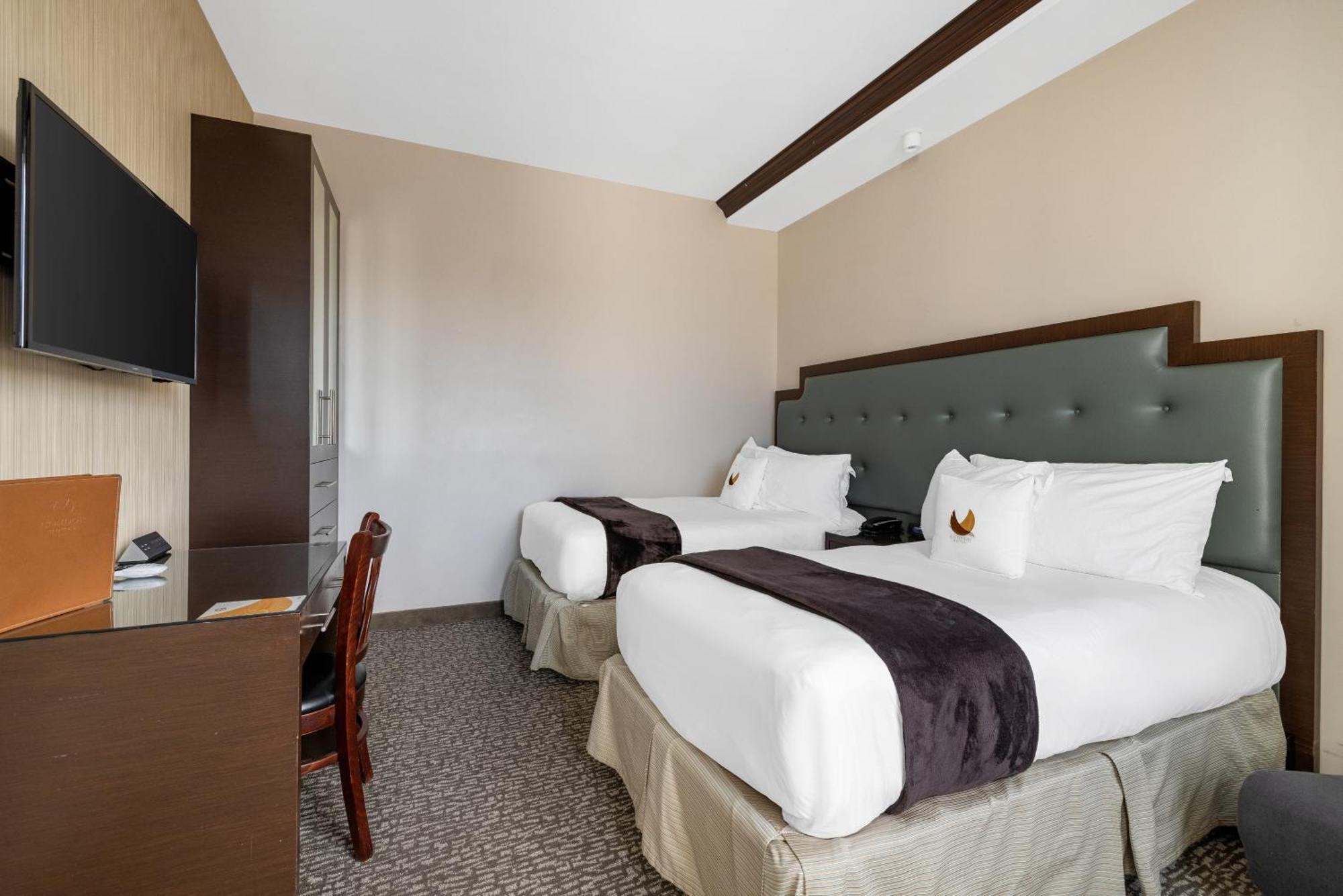 Condor Hotel Brooklyn 4*