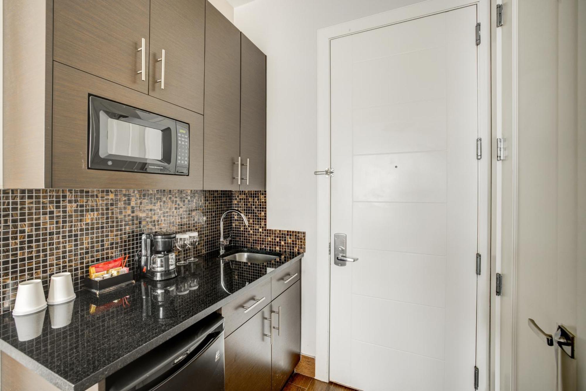 Condor Hotel Brooklyn Hotel 4*