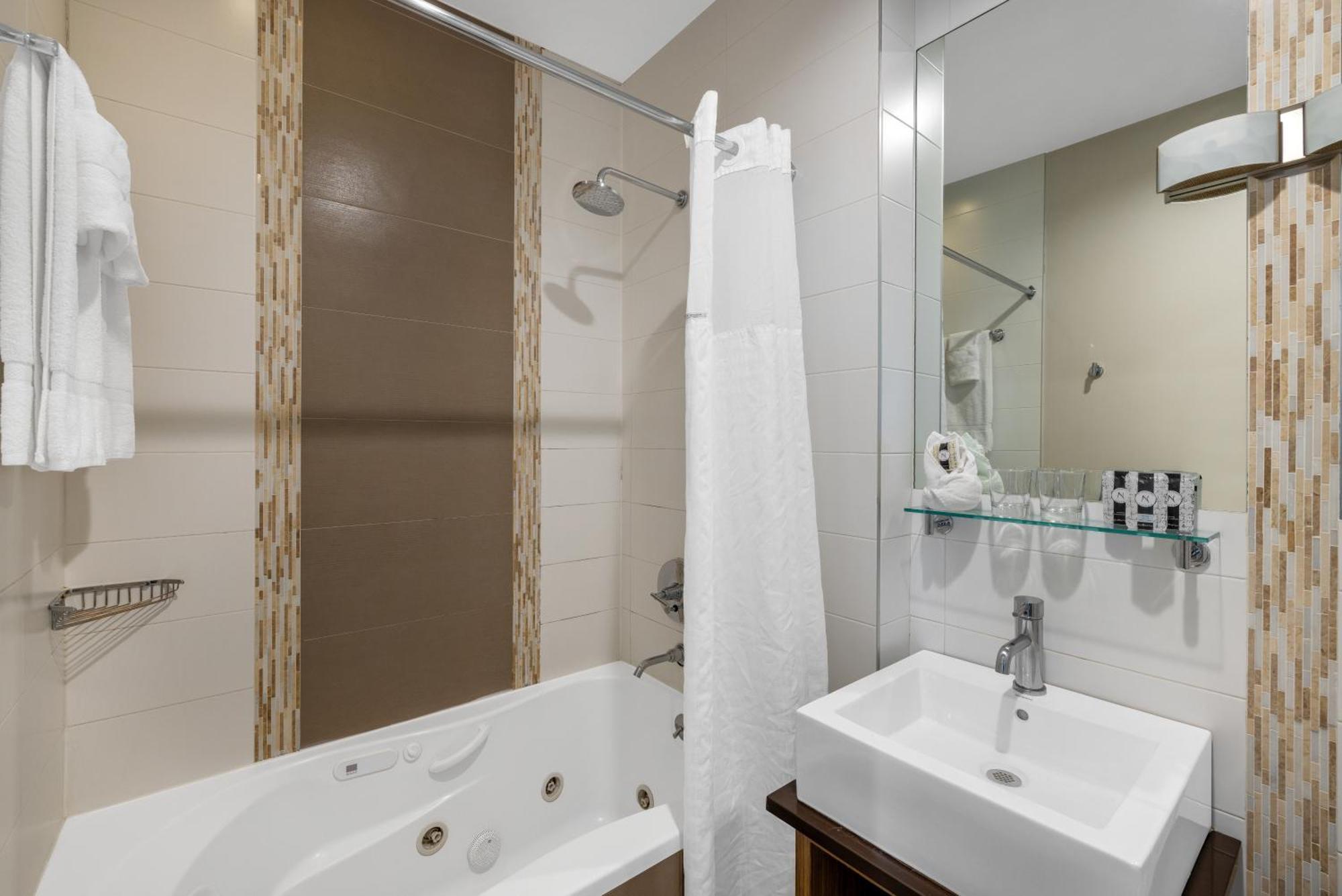 Condor Hotel Brooklyn Hotel 4*