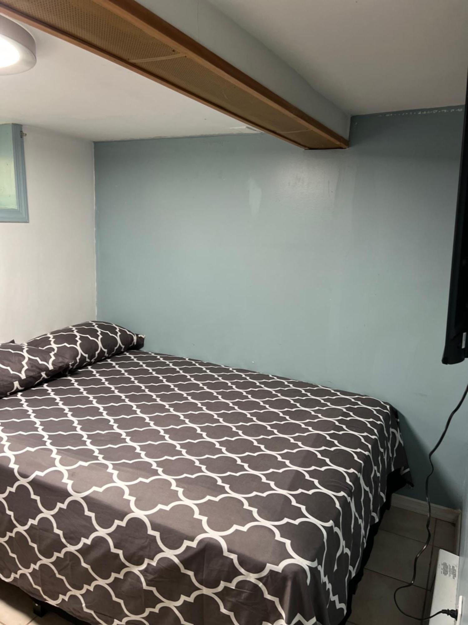 No Apt H 1 Basement Adrress Is Francis Lewis Blvd Queens Village Appartement