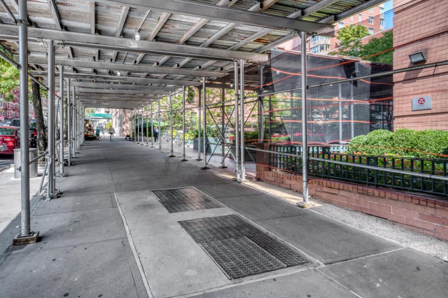 Ues 2br W Dm Elevator Gym Nr Park Nyc-918