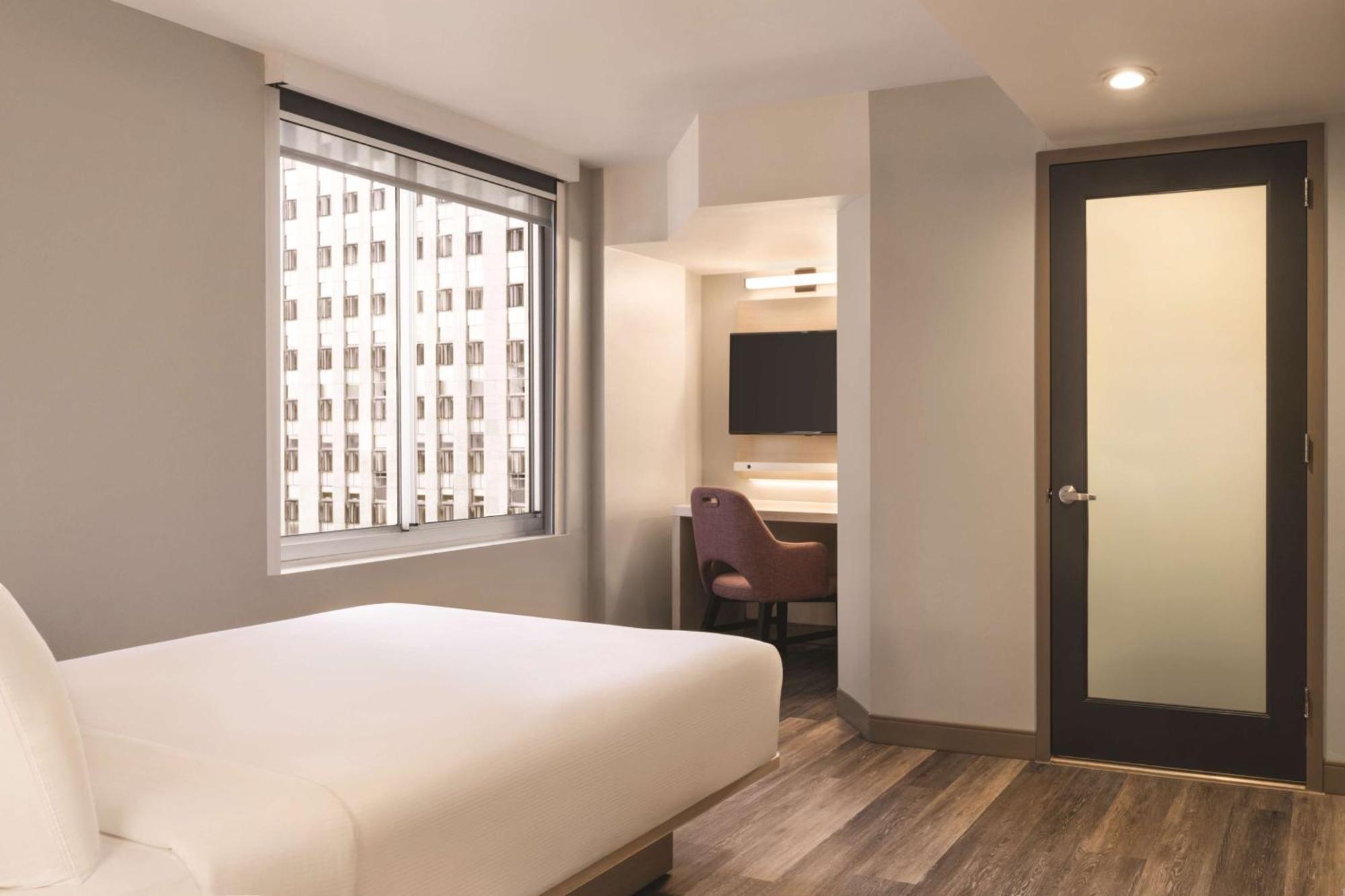 Doubletree By Hilton Midtown Fifth Ave 4*