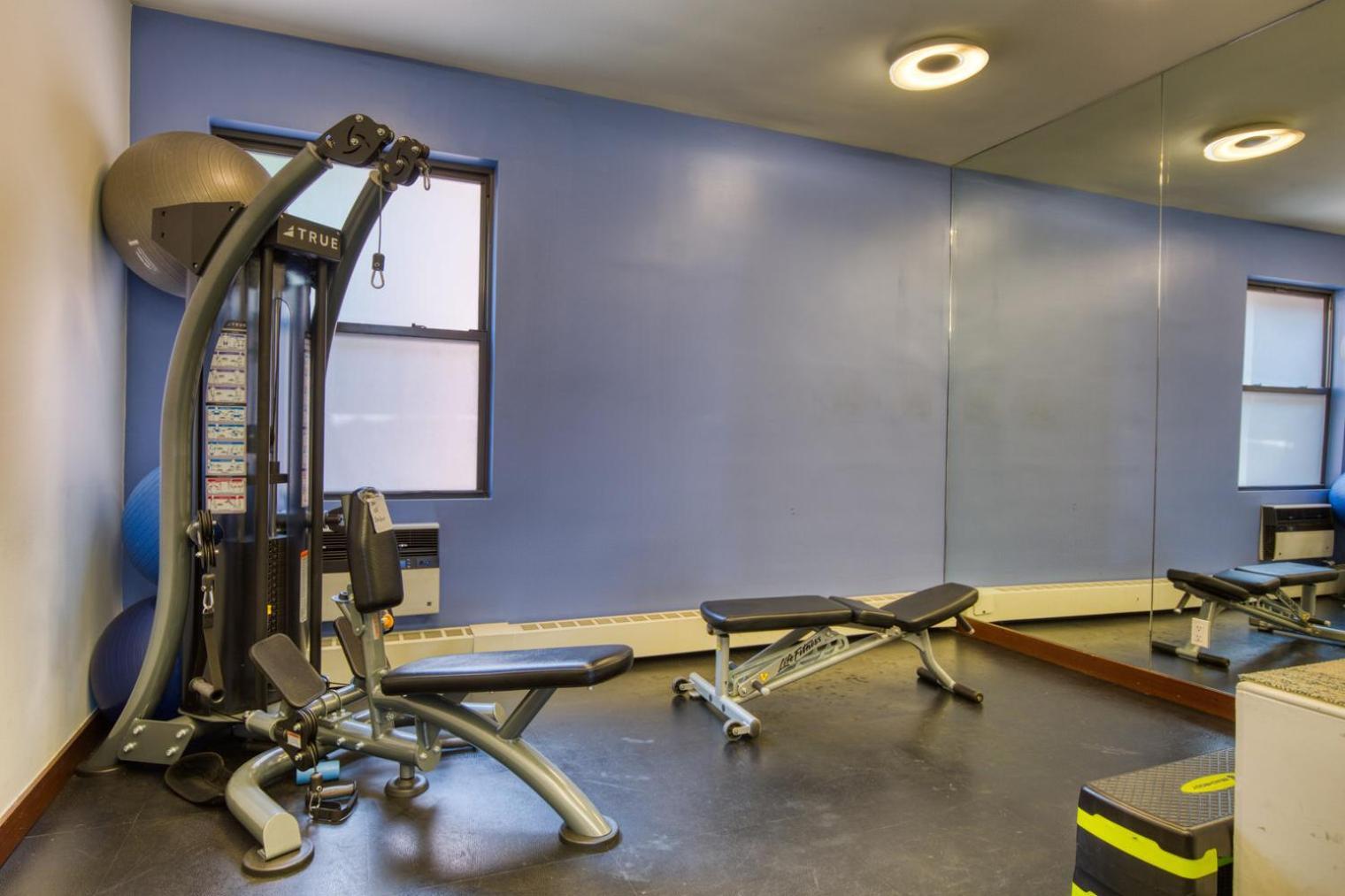 Midtown E 2br W Wd Nr Park Nyc-531 *