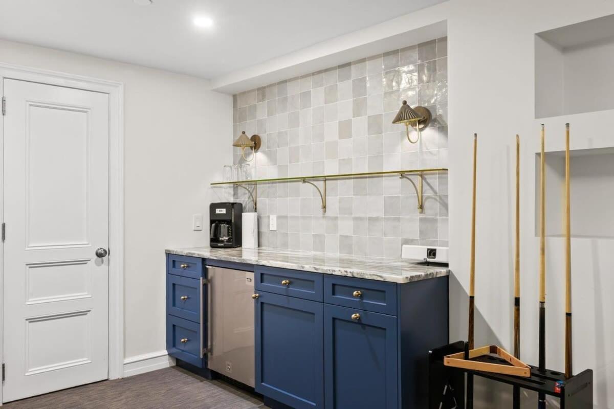 Vakantiehuis Riverside By Rove Travel 7br Modern Townhouse *