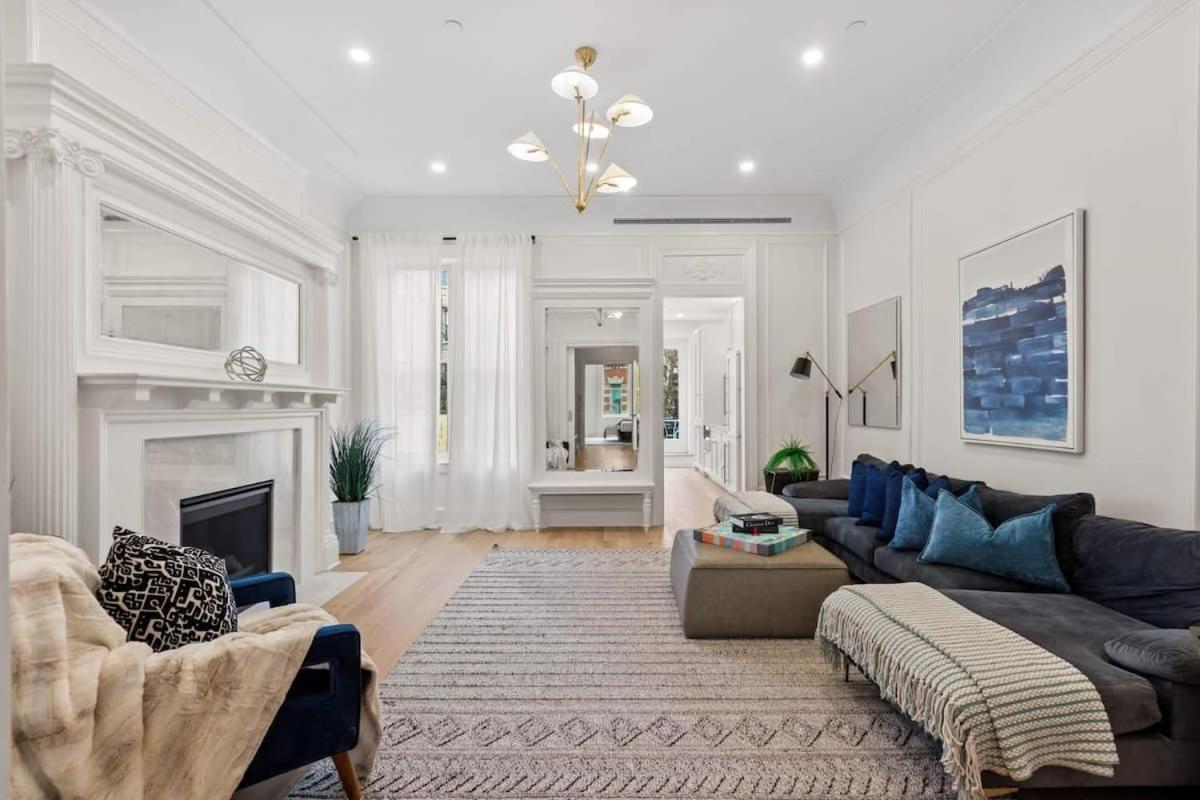 Vakantiehuis Riverside By Rove Travel 7br Modern Townhouse New York