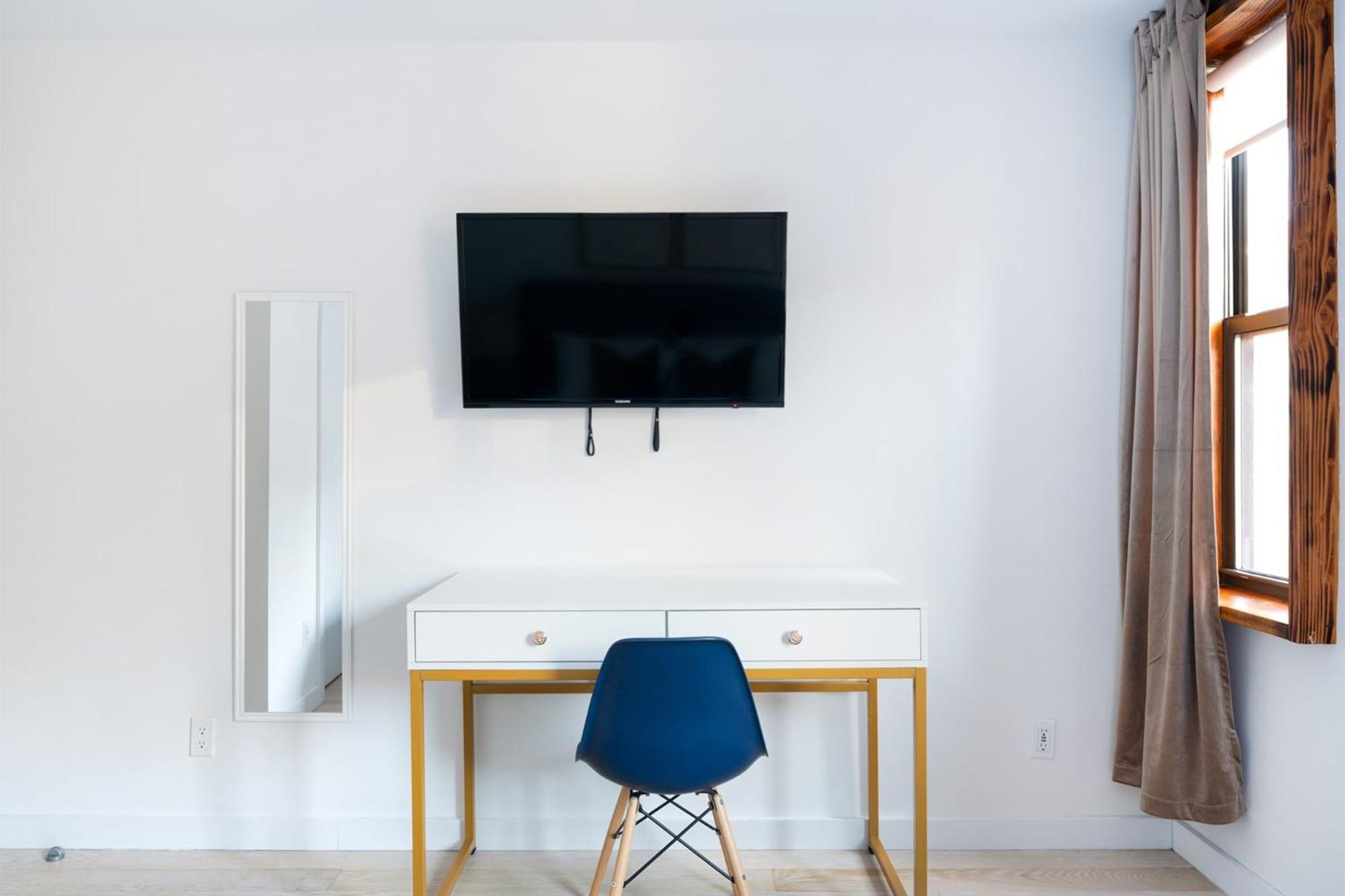75-4b Duplex 3br Brand New W D Prime Ues *