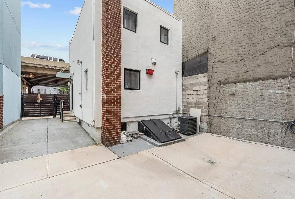 Free Parking - Sailor Moon Art Hse Williamsburg Hébergement de vacances *