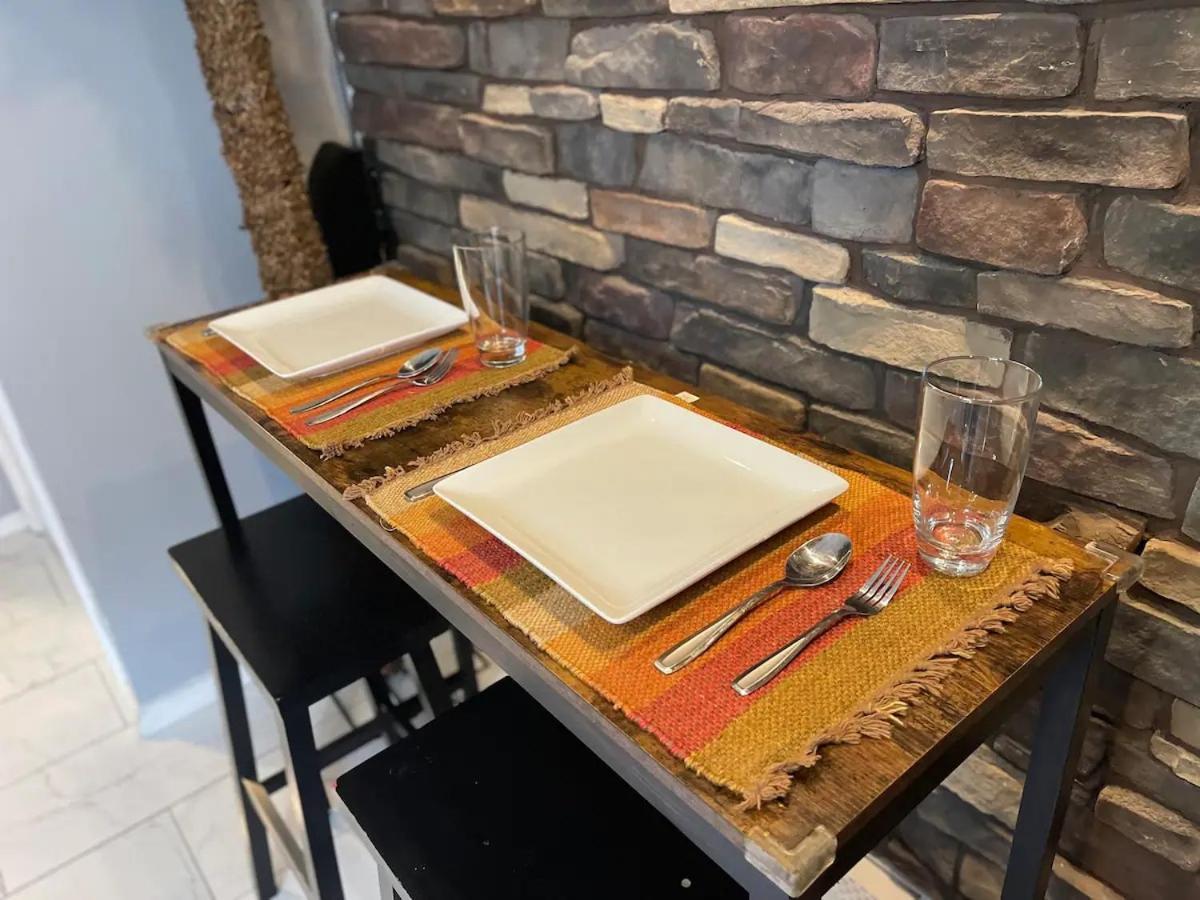 Brooklyn Spacious Space With Private Entrance, Bathroom, & Backyard - Full-kitchen * New York