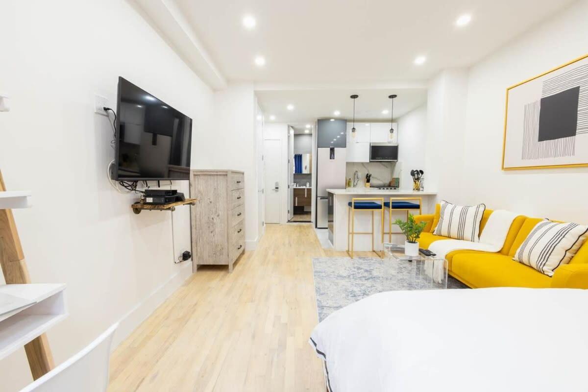1597-1 Large W D In The Unit Prime Ues New York