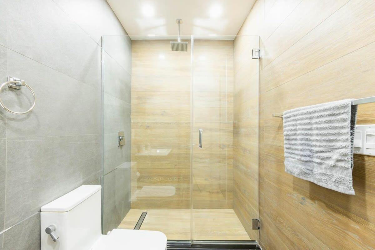 1597-1 Large W D In The Unit Prime Ues Appartement New York