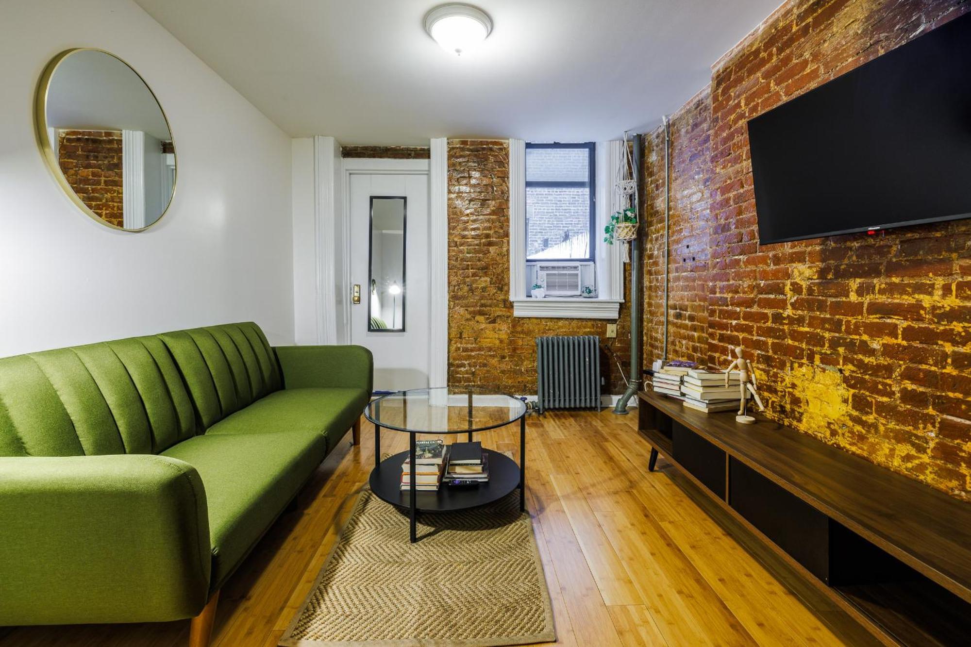 Experience The Vibrant Energy Of City Living *
