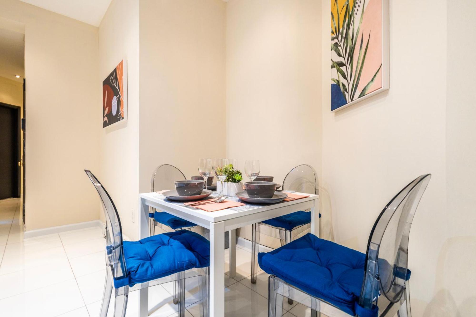 Spacious 4bd Gem In Manhattan Appartement