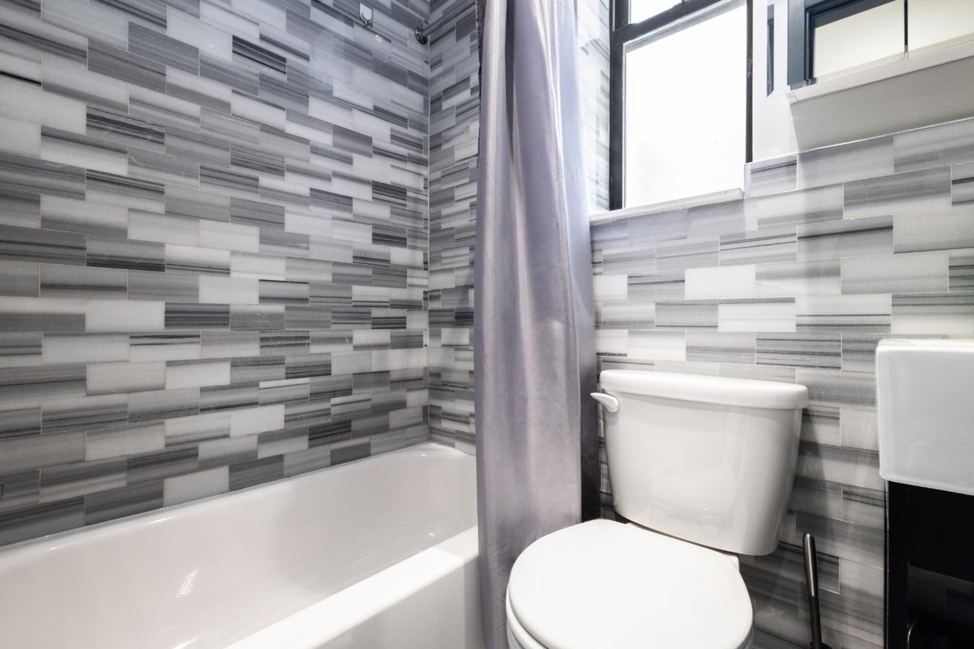 Spacious 4bd Gem In Manhattan Appartement