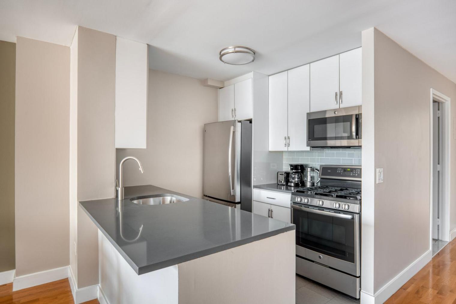 Uws 2br W Gym Doorman Elevator Nr Park Nyc-1047 Appartement *