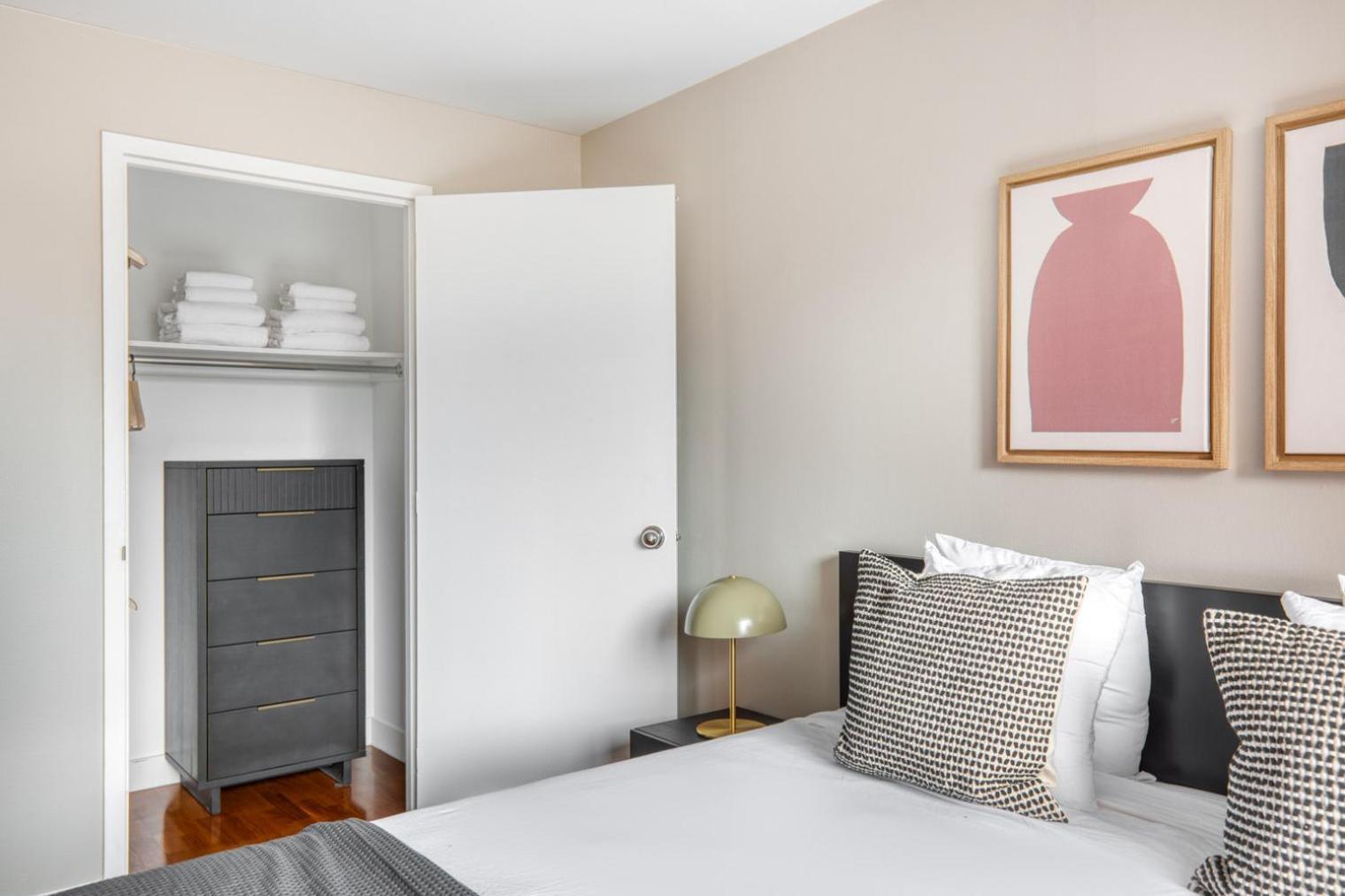 Uws 2br W Gym Doorman Elevator Nr Park Nyc-1047 Appartement *