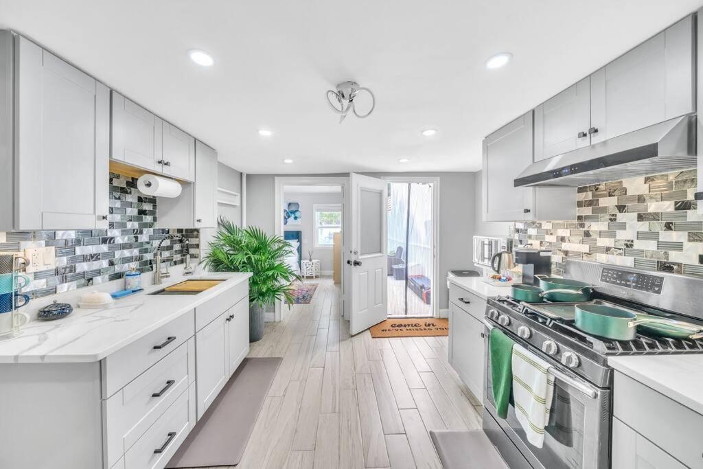 Appartement 3 Bedroom Duplex W Large Backyard New York