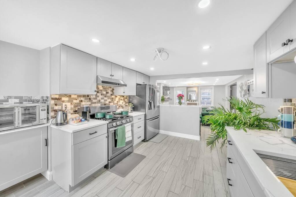 3 Bedroom Duplex W Large Backyard Lejlighed New York