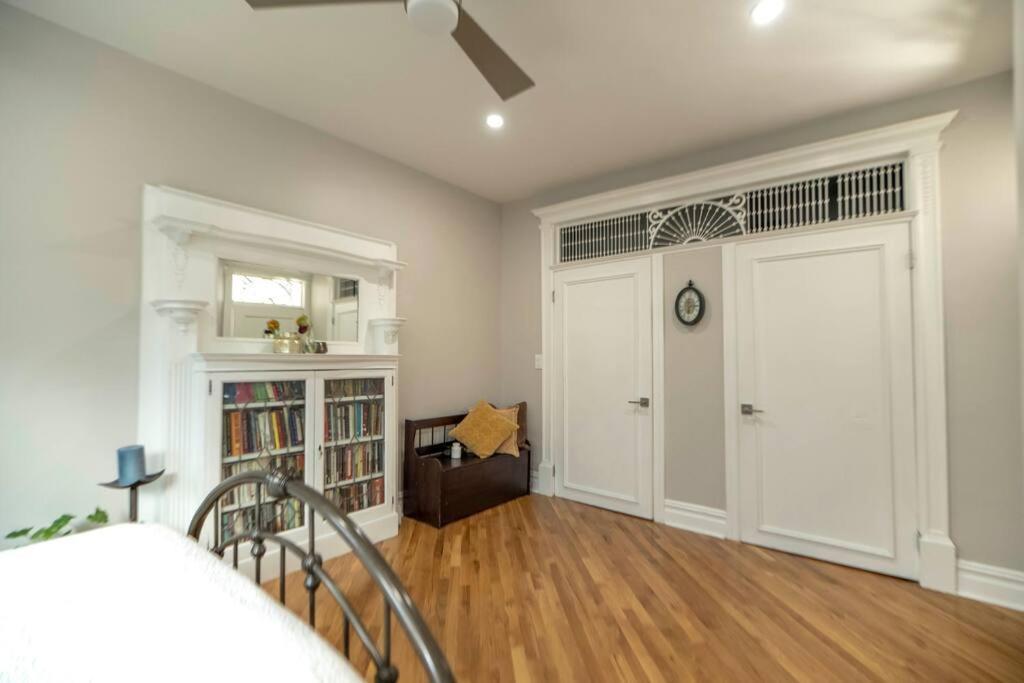 Appartement A Charming 4 Bd Garden Oasis Brick Townhouse *