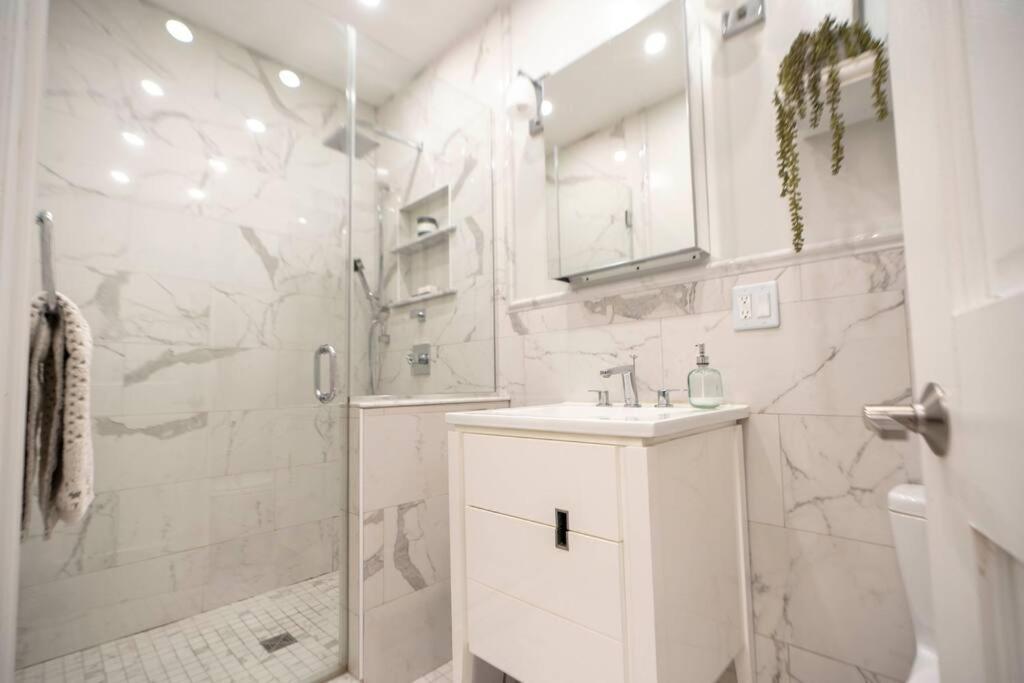 Appartement A Charming 4 Bd Garden Oasis Brick Townhouse *
