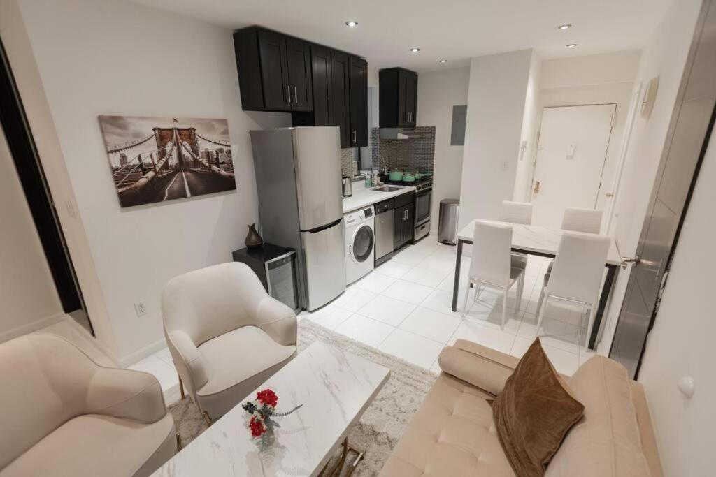 Magnificent 5 Bedroom Apt In Nyc! Appartement *
