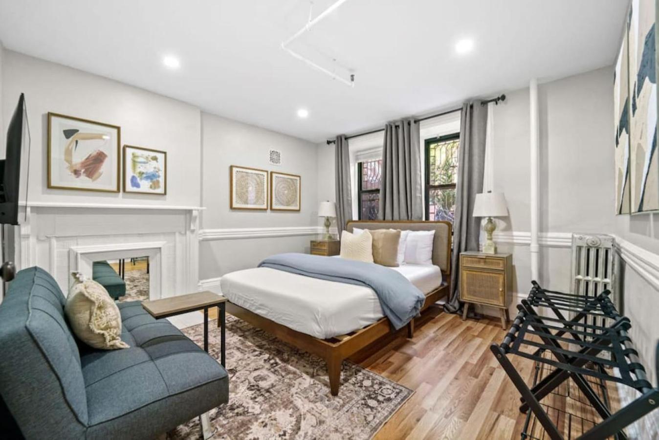 Hébergement de vacances Newly Renovated 2br W Rare Private Backyard And Bbq
