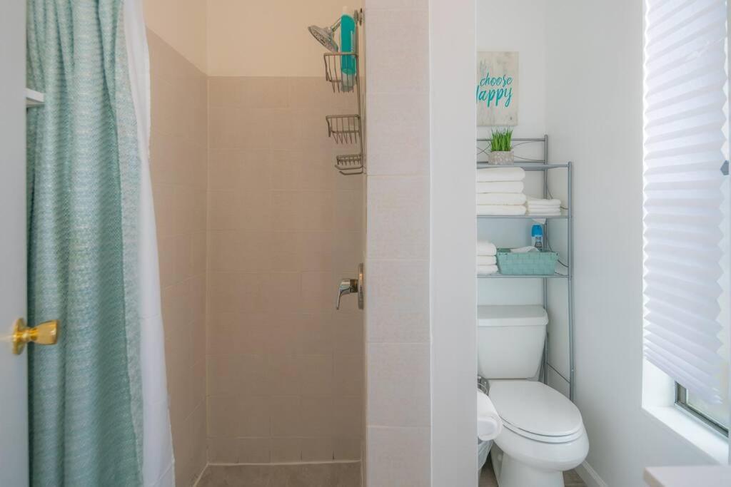 2br Great Location Short Walk To Times Square Appartement *
