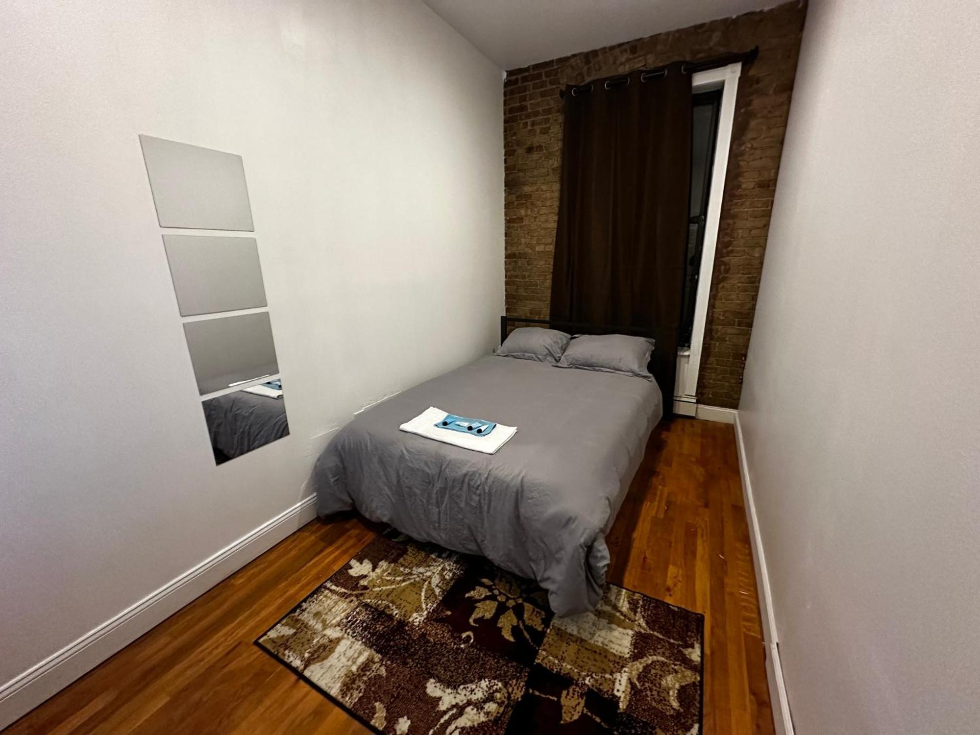 Cozy Townhouse In Harlem *