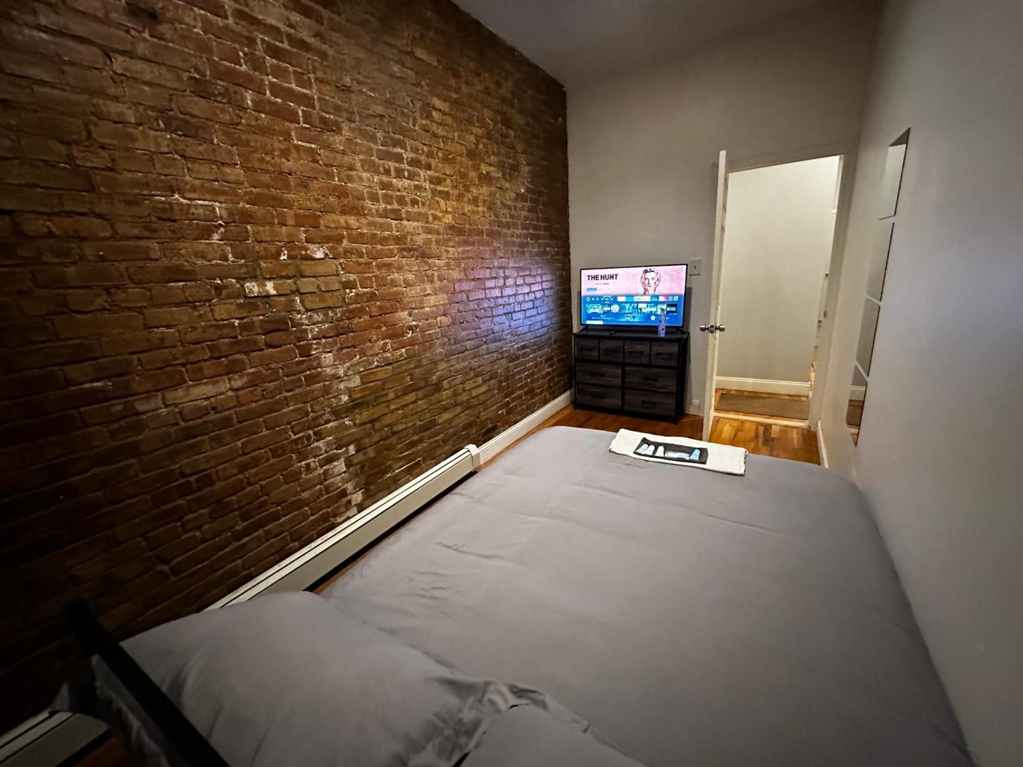 Cozy Townhouse In Harlem *