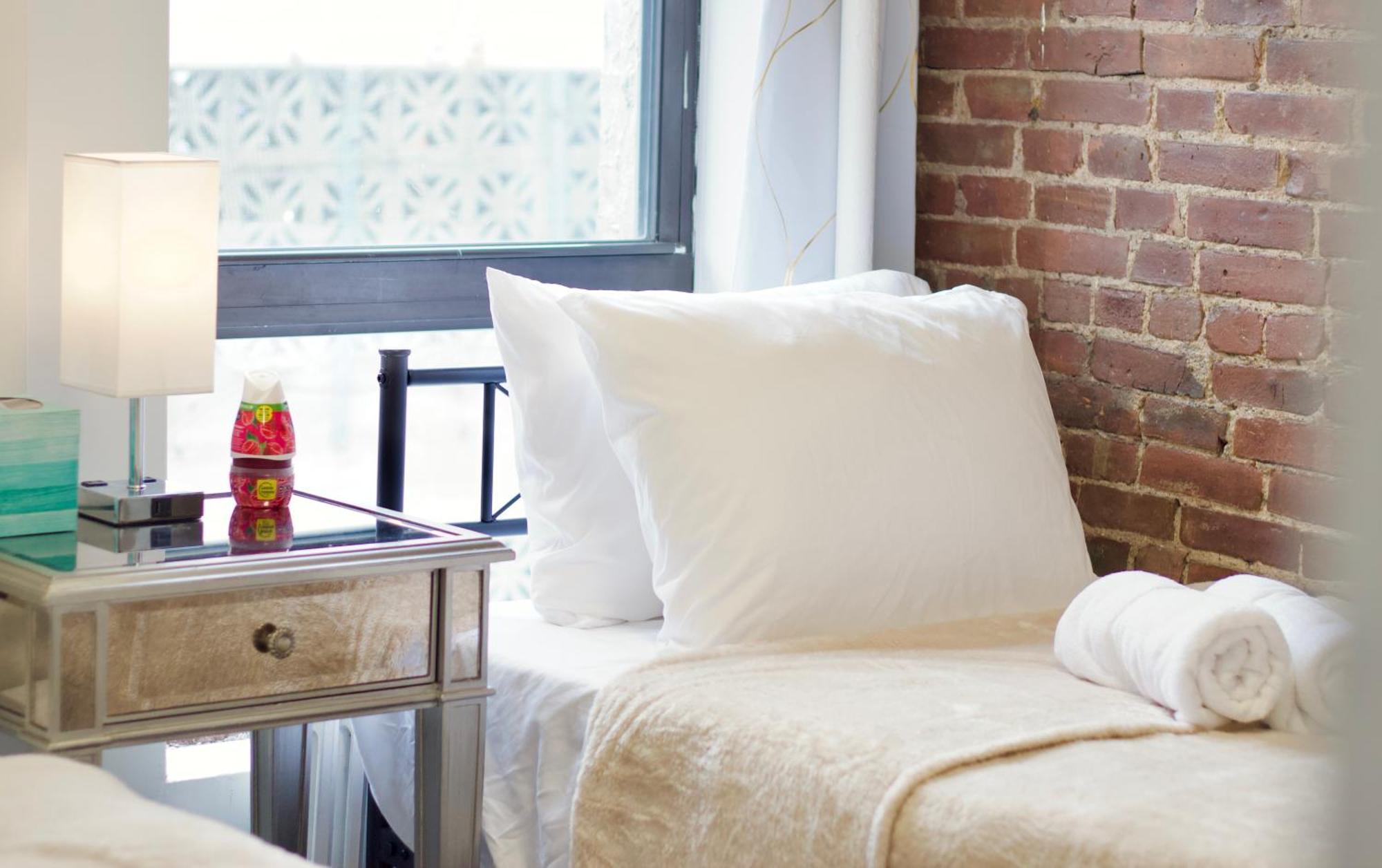 Times Square Manhattan 2br Apartment!