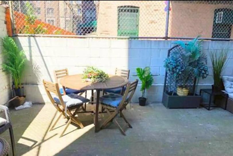 Discover A 3br Oasis Private Patio 20 Min To Times Square L Tuscano I Vakantiehuis New York