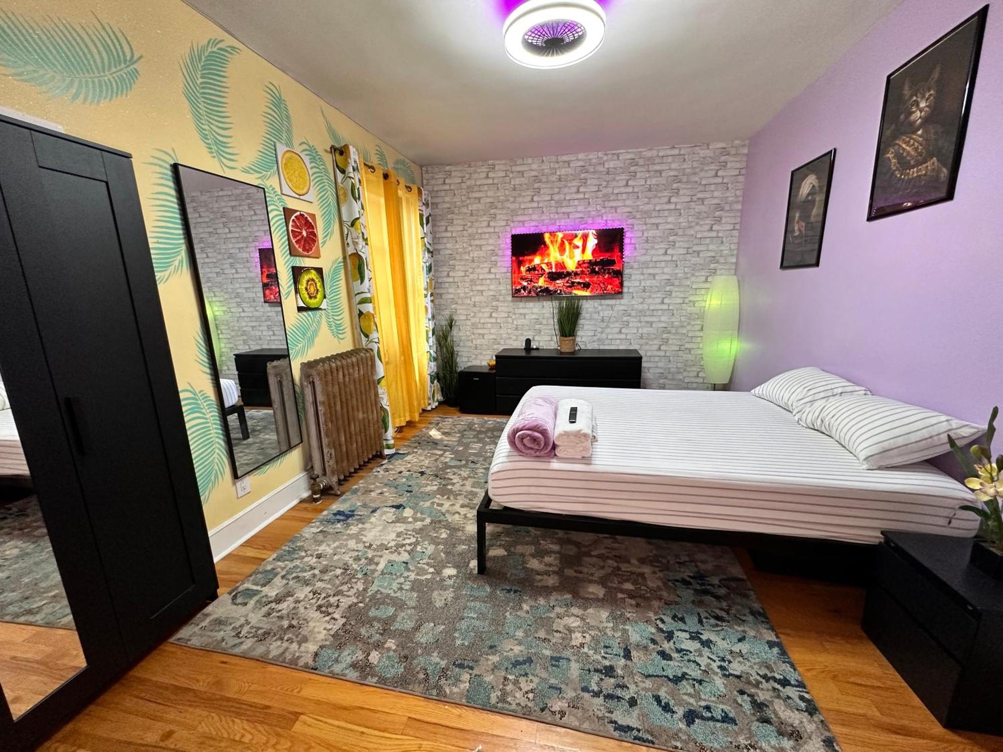 Modern Xl Queen Room Comfort & Character In Harlem New York City