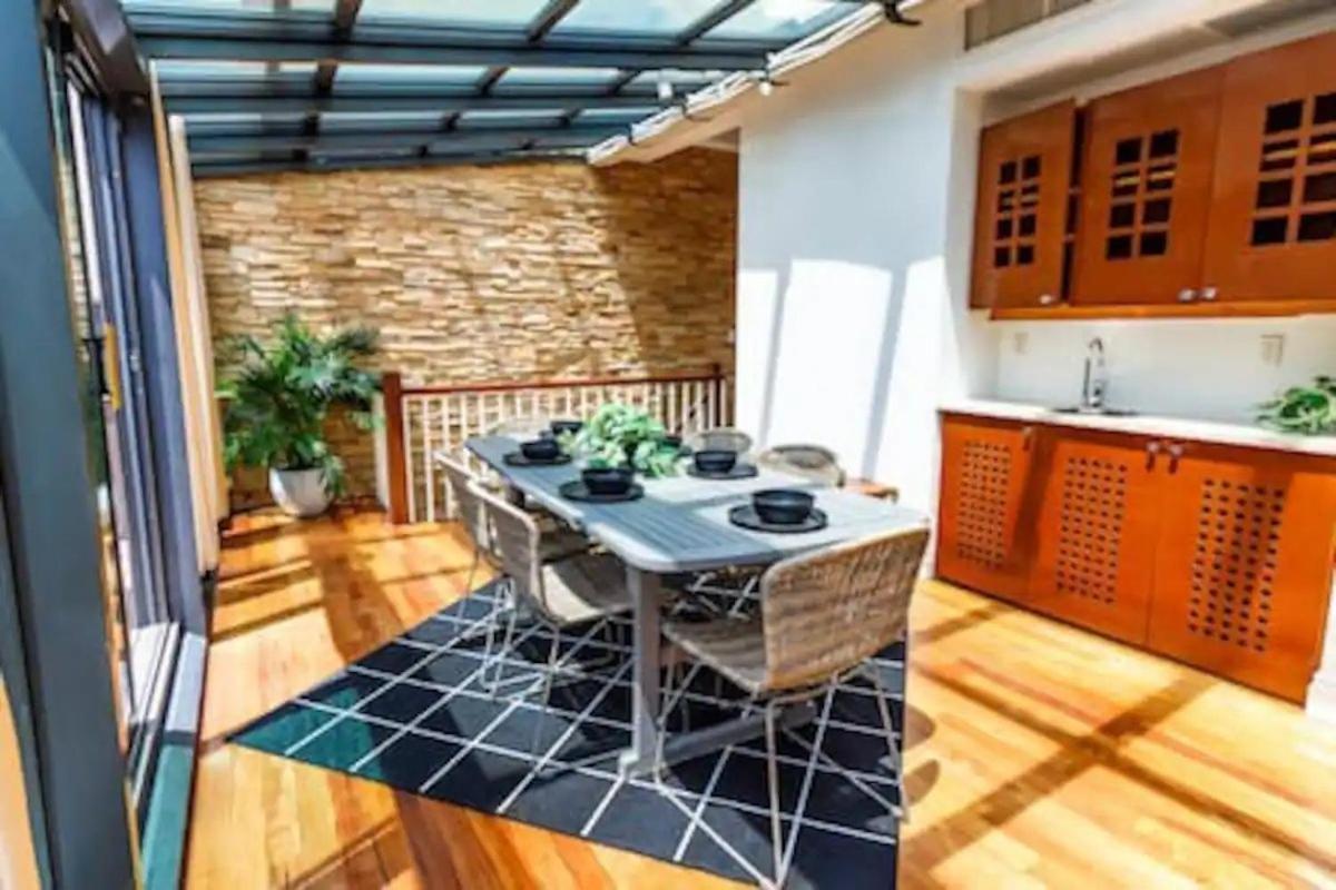 Manhattan Marvel Luxury Living In A Townhome Oasis I The Atrium I Appartement New York