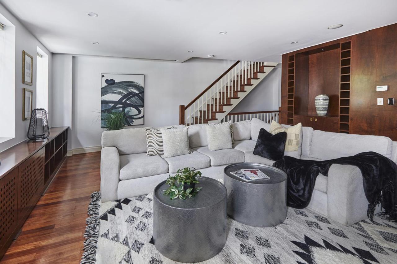 Manhattan Marvel Luxury Living In A Townhome Oasis I The Atrium I Appartamento