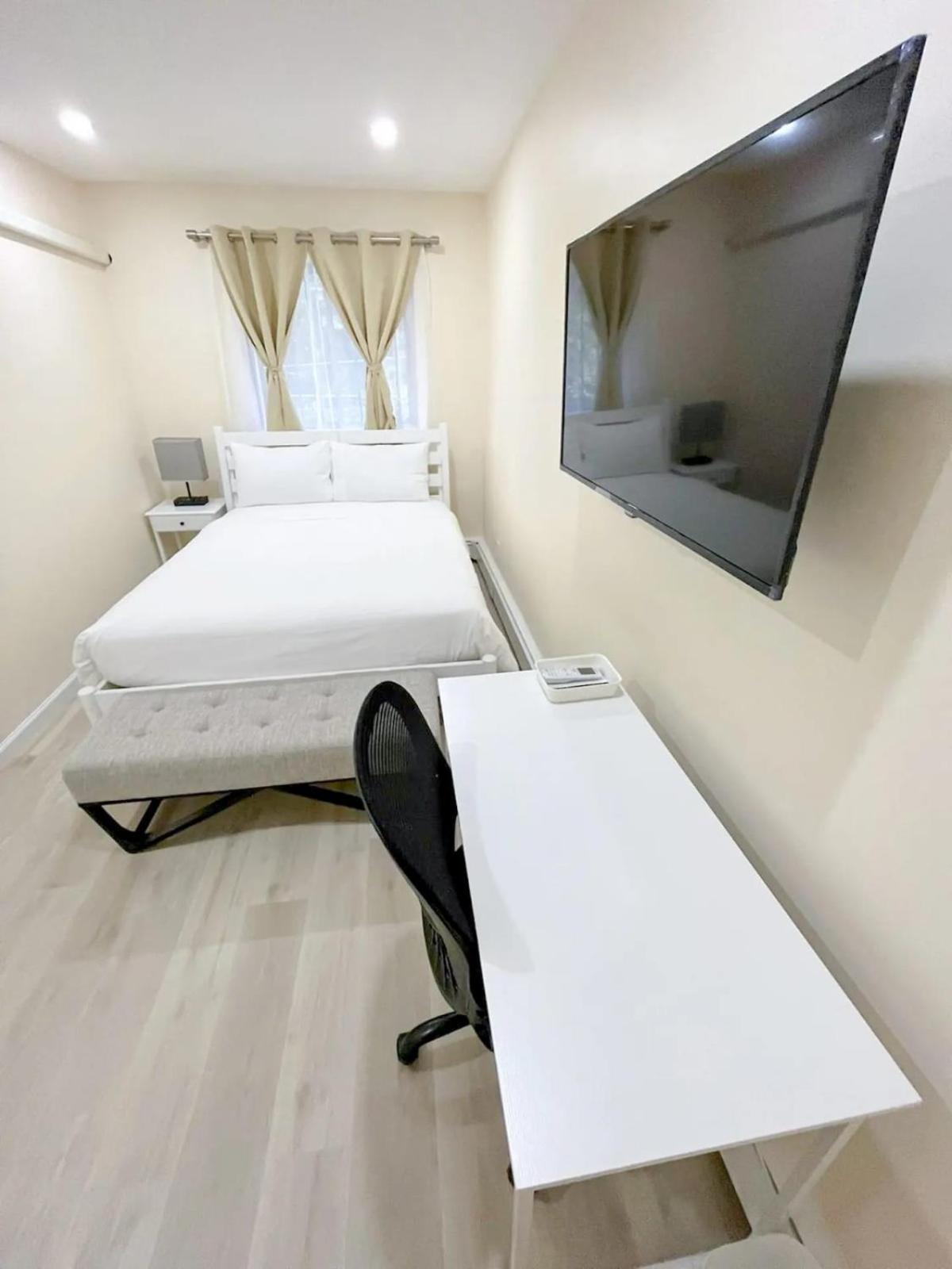 Chic Flushing Retreat, Newly Renovated Suites For Séjour chez l'habitant