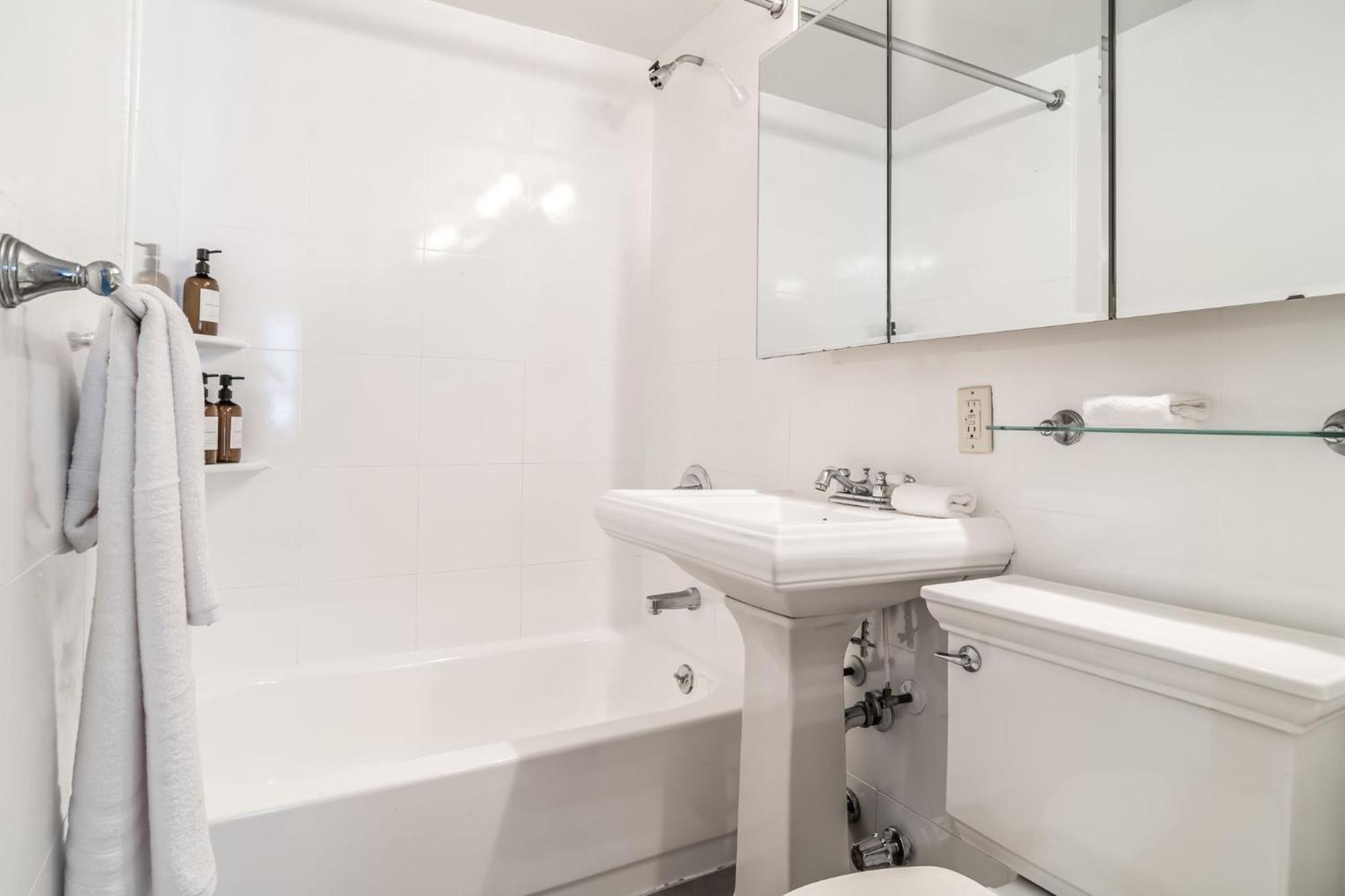 Apartment Charming 2bed 1bth Apt New York City