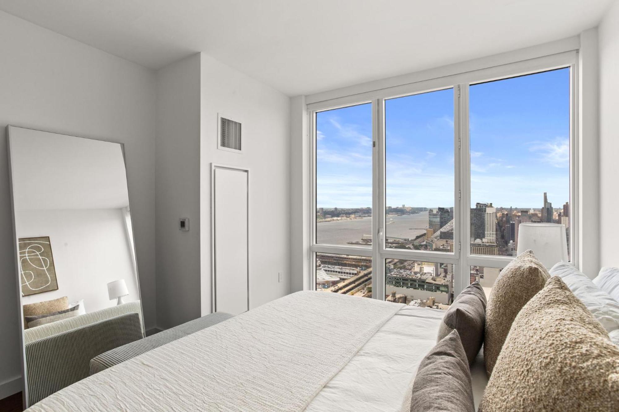 Stunning Views To Empire State With Amazing 2bd Apartment New York City