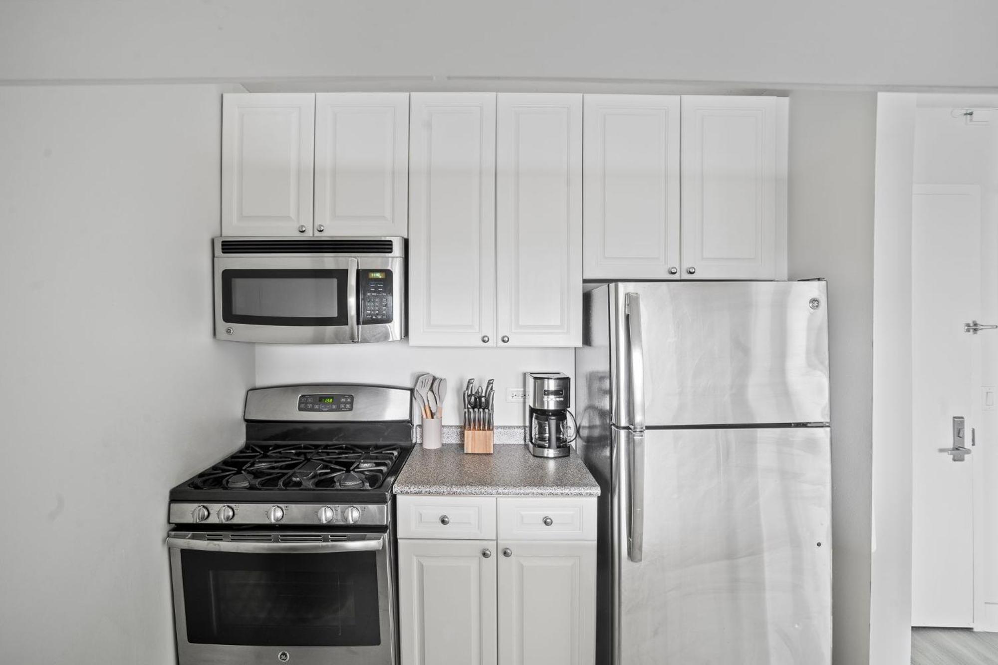 Inviting 2bedroom 2bath Appartement *