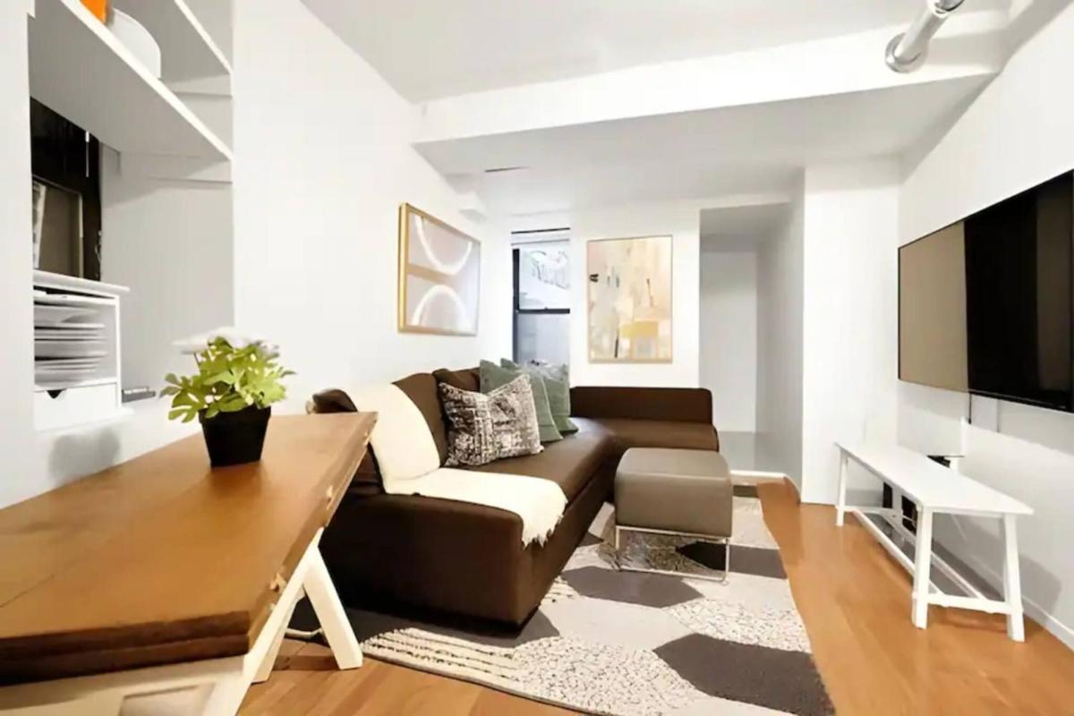 For Rent In Chelsea Your Ideal Space Awaits L Cardi L Vakantiehuis