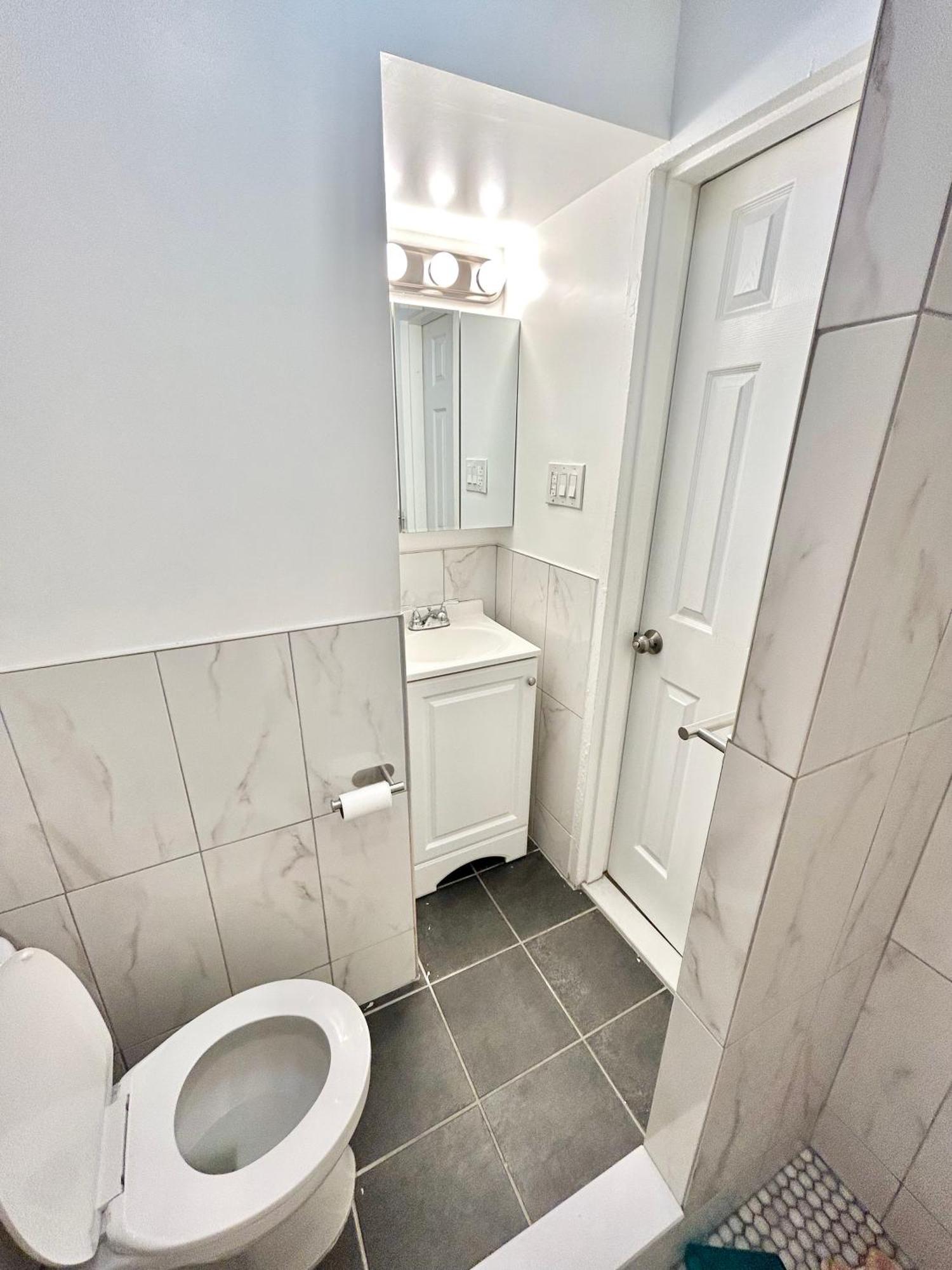 Spacious 2 Bedroom In East Village Nyc Apartahotel