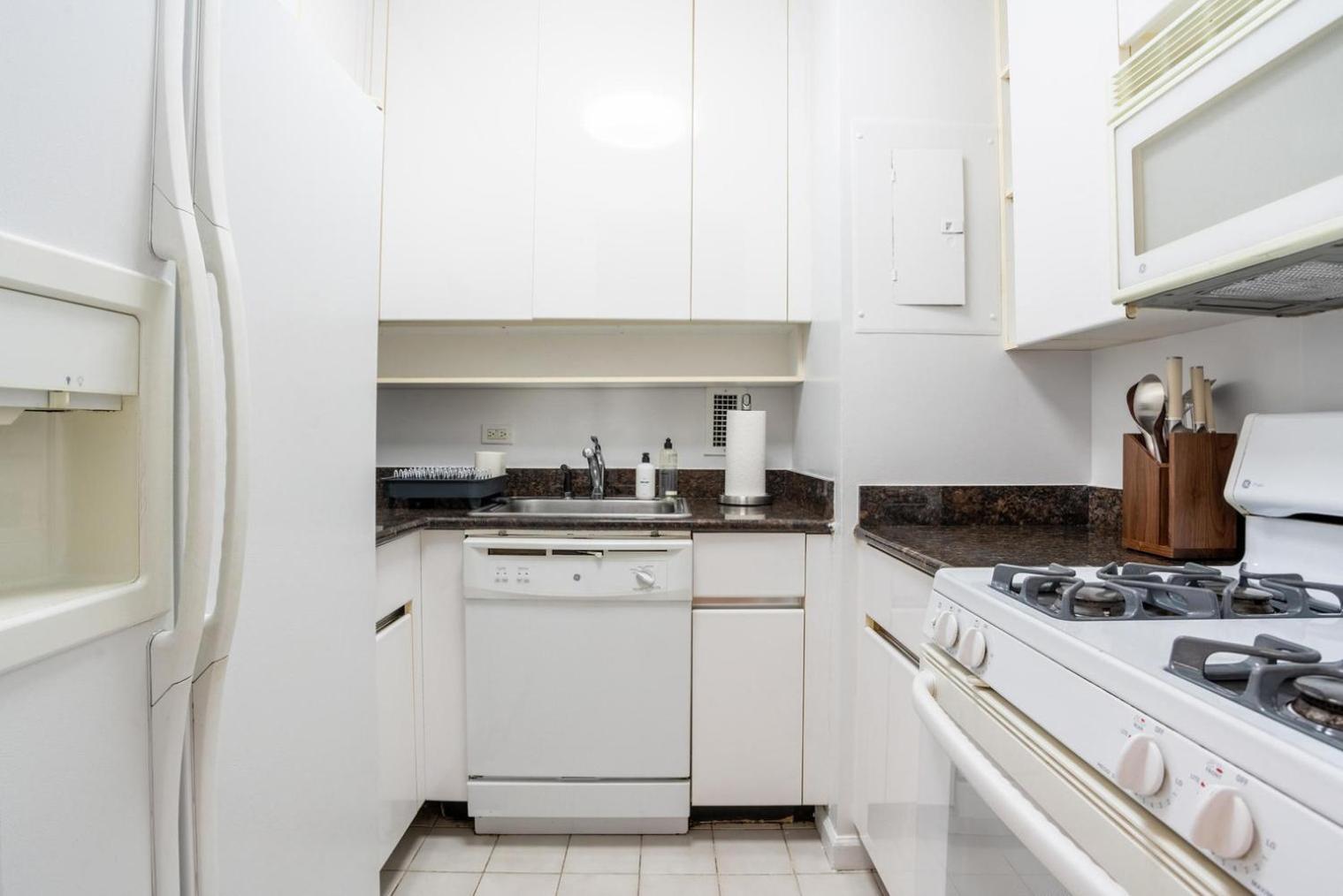 Midtown East 2br W Doorman Gym Nr Bloomingdales Nyc-1352 Appartement New York