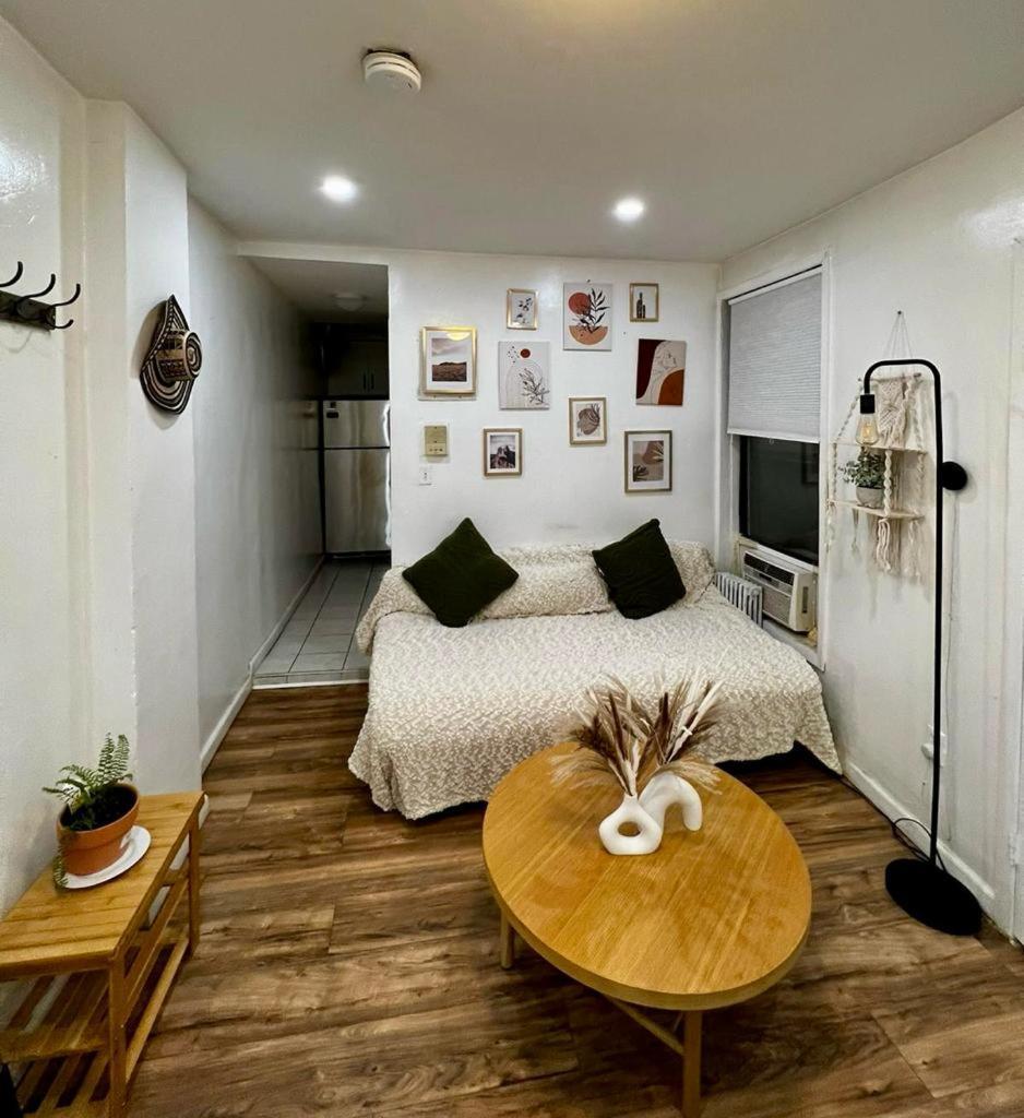 Apartamento Amazing Ground Floor 2 Bedrooms In Nyc Subway Crossing The Street And One Station To Manhattan *