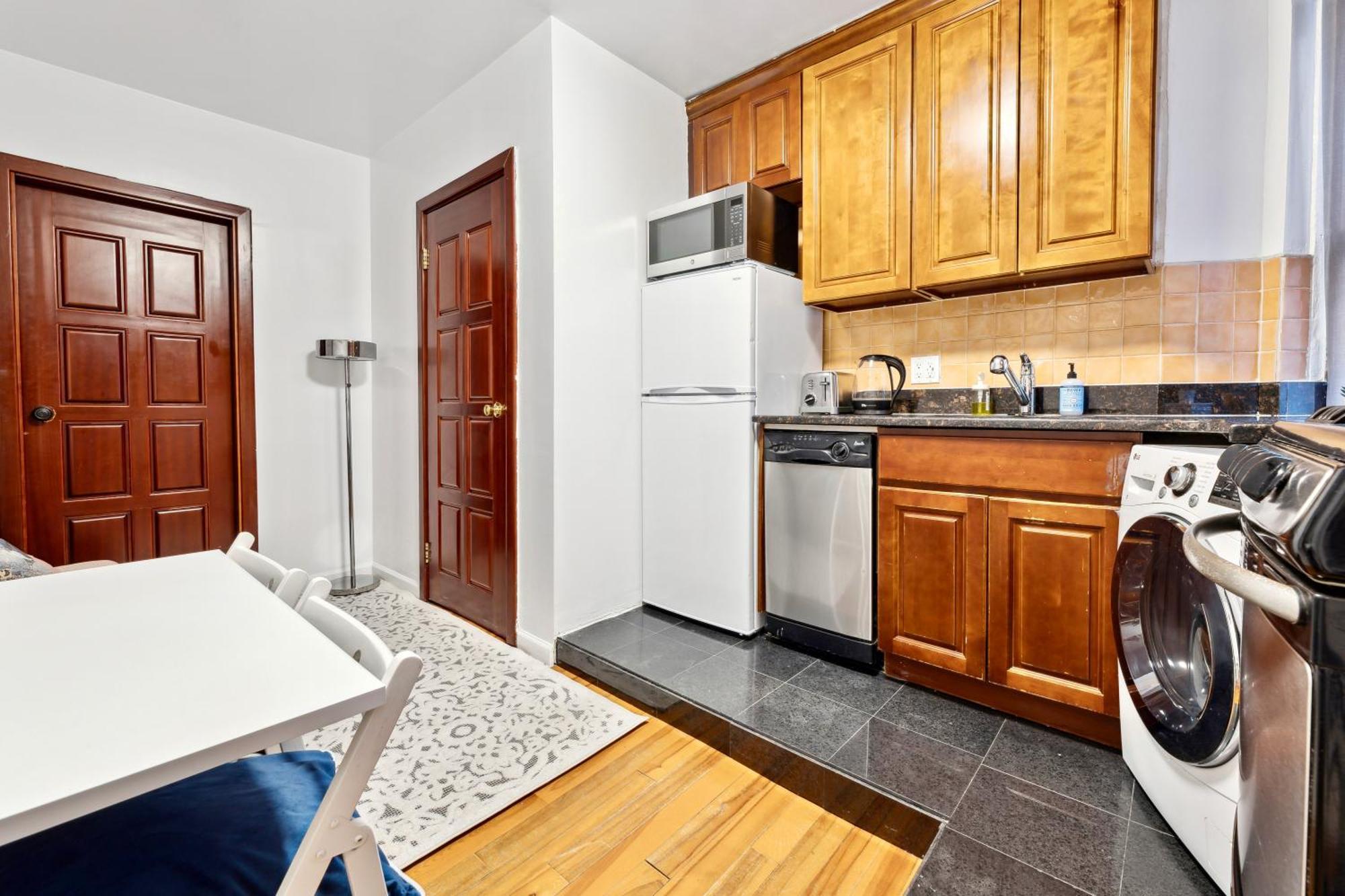 2 Bedroom Cozy Next To Rockefeller Center Appartement *