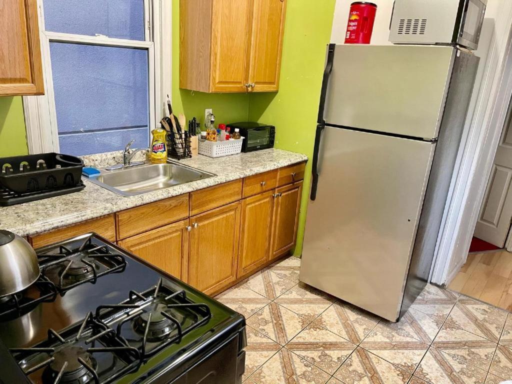 Two Stops To Manhattan, 3 Bedroom Apt In Lic Appartement *