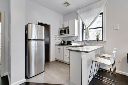 Appartement 3 Bedroom, Central Location In Manhattan!! *