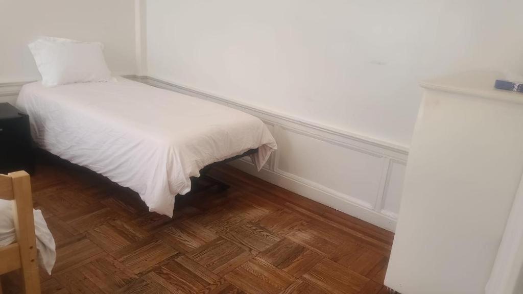 C1 Crown 3 Bedrooms New York