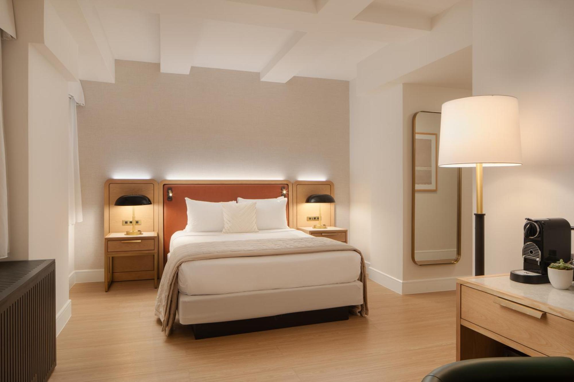 Hotel Aura Times Square Newly Renovated New York