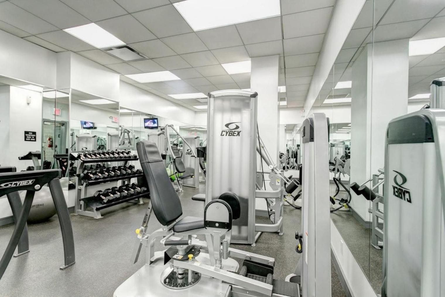 Midtown 1br W Gym Doorman Nr Grand Central Nyc-745 Lejlighed *
